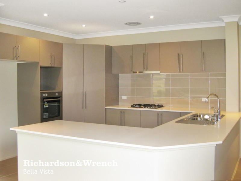 10 Ridgeline Dr, The Ponds NSW 2769