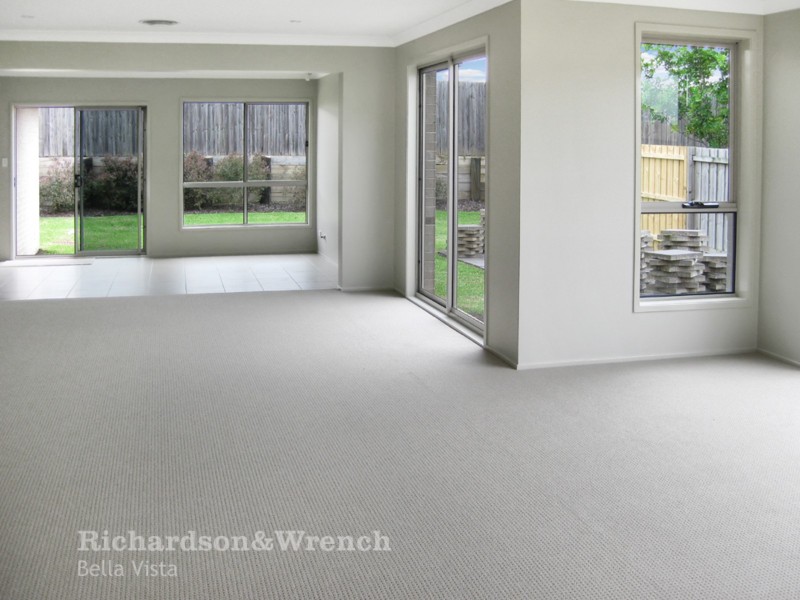 10 Ridgeline Dr, The Ponds NSW 2769