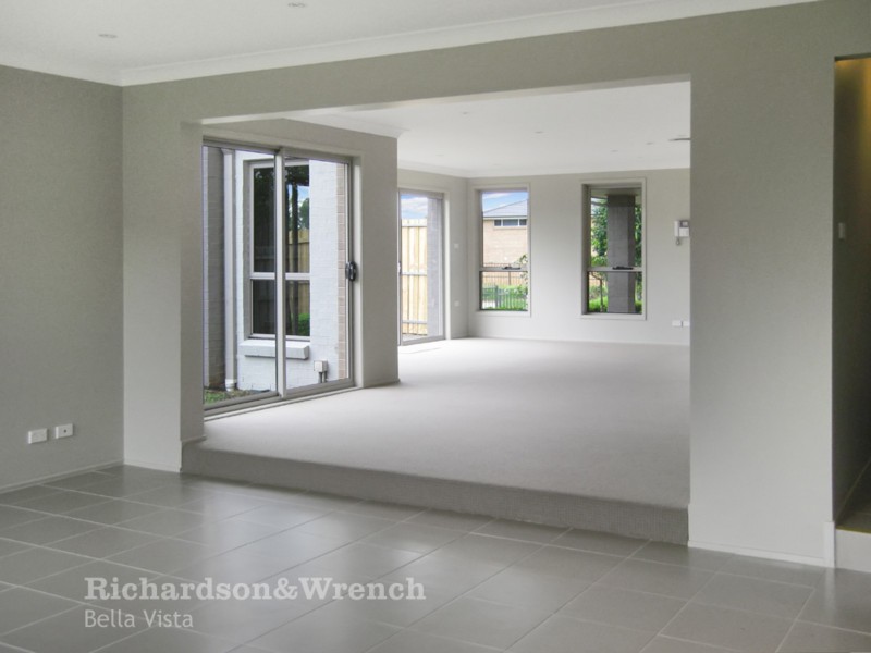 10 Ridgeline Dr, The Ponds NSW 2769