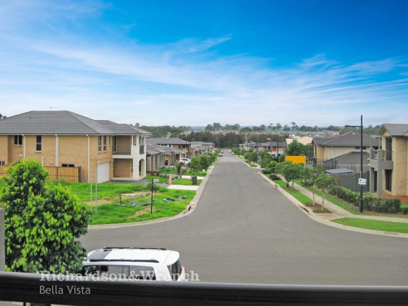 10 Ridgeline Dr, The Ponds NSW 2769