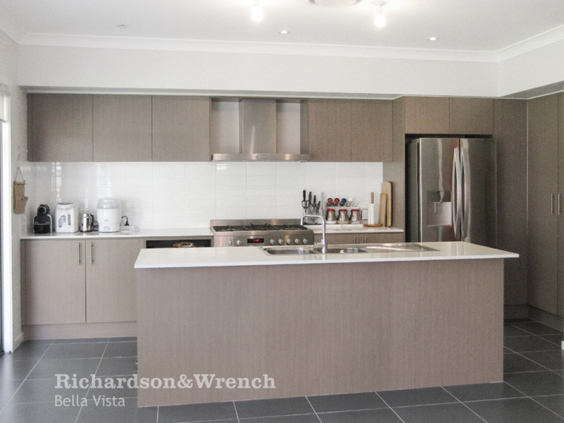 29 Fox Creek Cct, Kellyville NSW 2155