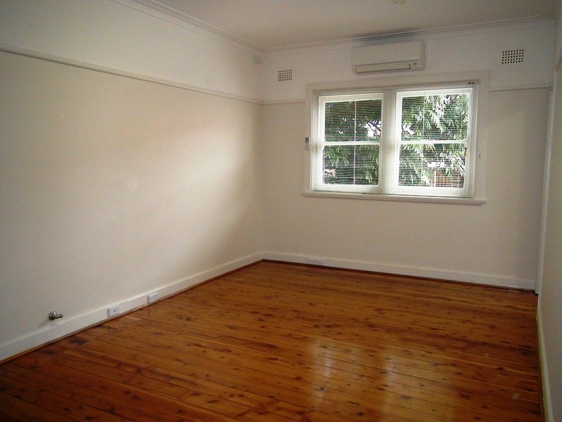 232 Lyons Road, Russell Lea NSW 2046