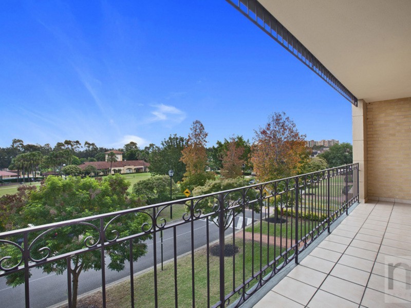 27/11 Settlers Boulevard, Liberty Grove NSW 2138