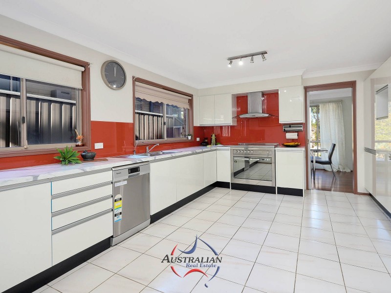 11 Fallon Close, Quakers Hill NSW 2763