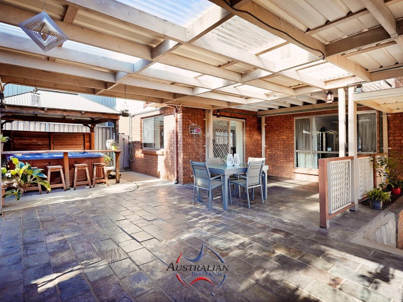 11 Fallon Close, Quakers Hill NSW 2763