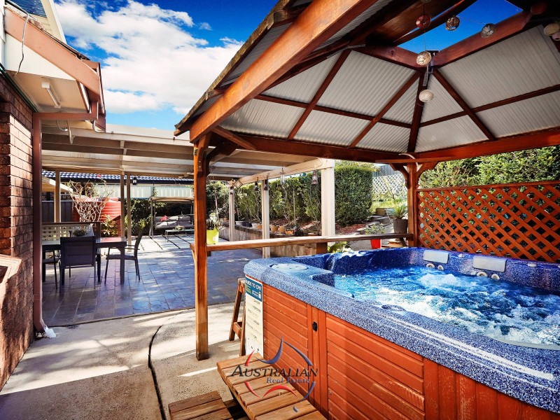 11 Fallon Close, Quakers Hill NSW 2763