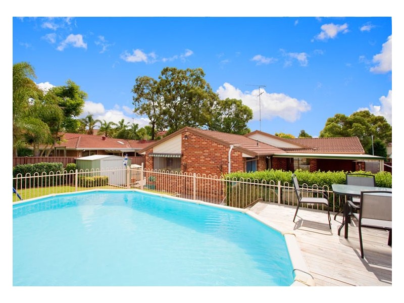 15 Kennington Ave, Quakers Hill NSW 2763