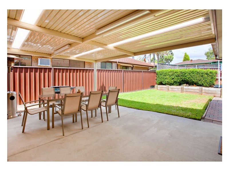 15 Kennington Ave, Quakers Hill NSW 2763