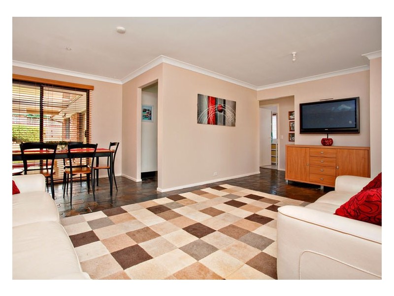 15 Kennington Ave, Quakers Hill NSW 2763