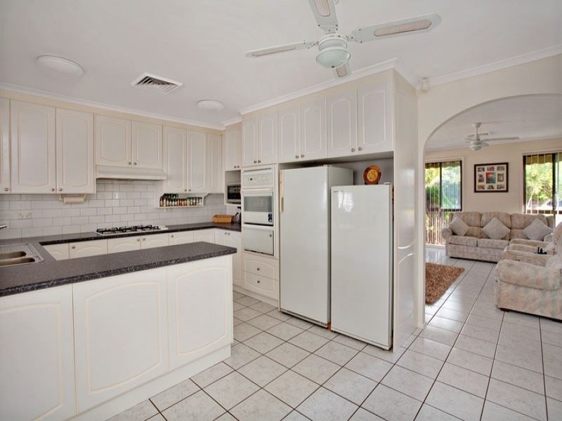 72 Tallagandra Drive, Quakers Hill NSW 2763