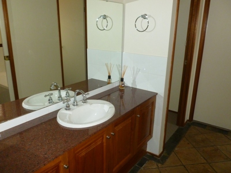 11 Denton Grove, Quakers Hill NSW 2763