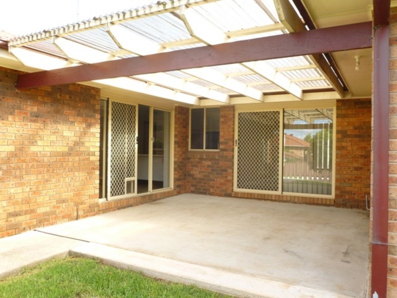 11 Denton Grove, Quakers Hill NSW 2763