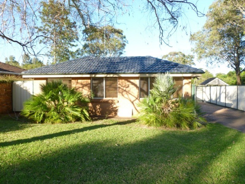 4 Whitby Road, Kings Langley NSW 2147