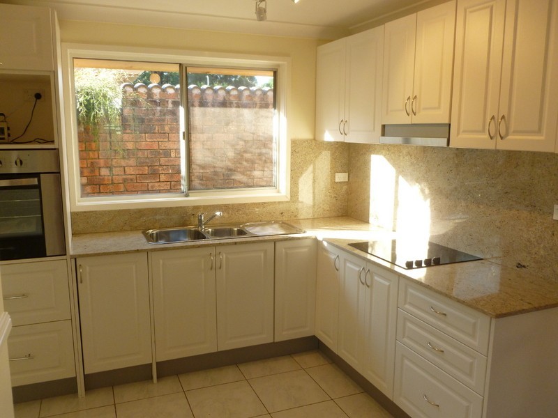 4 Whitby Road, Kings Langley NSW 2147