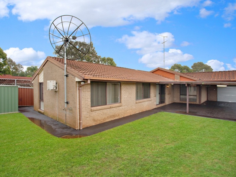 13 Kennington Avenue, Quakers Hill NSW 2763