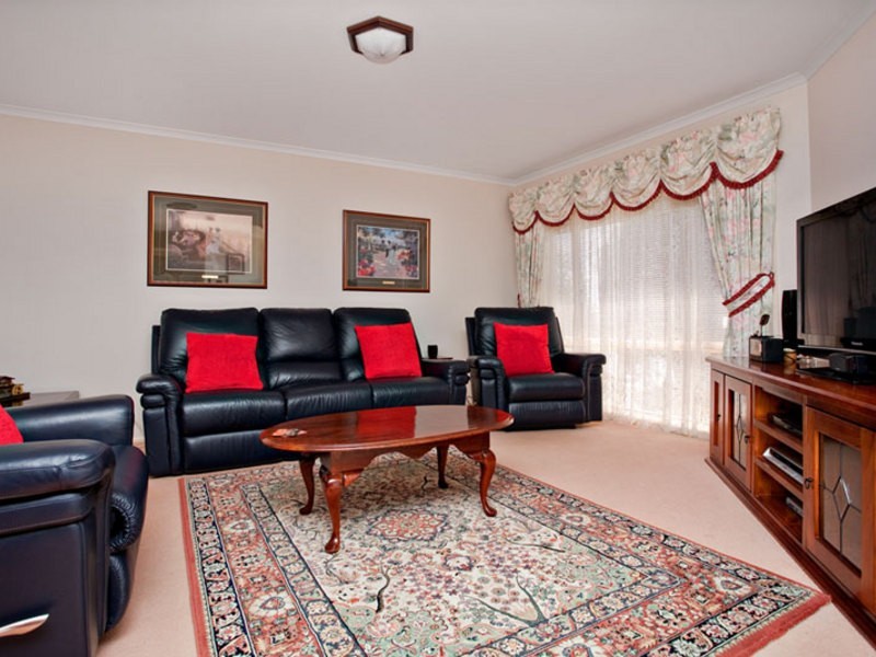 40  Calandra Avenue, Quakers Hill NSW 2763