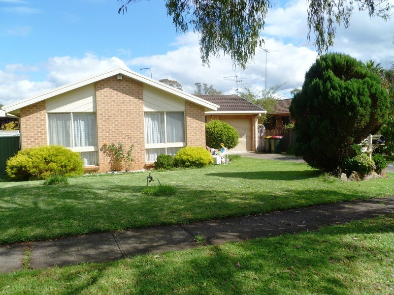 49 Torrance Cres, Quakers Hill NSW 2763