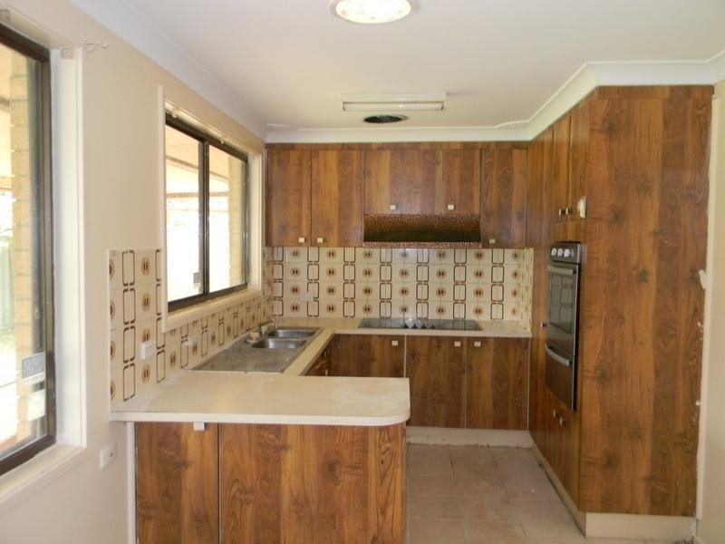 4 Eastern Road, Quakers Hill NSW 2763