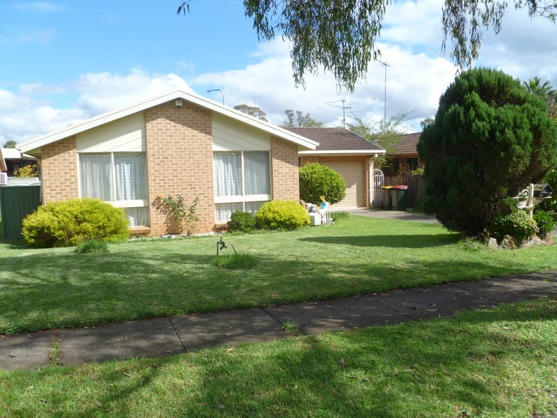 49 Torrance Cres, Quakers Hill NSW 2763