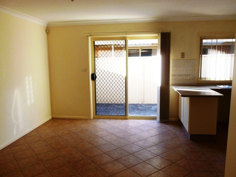 4/25 Hillcrest Road, Quakers Hill NSW 2763