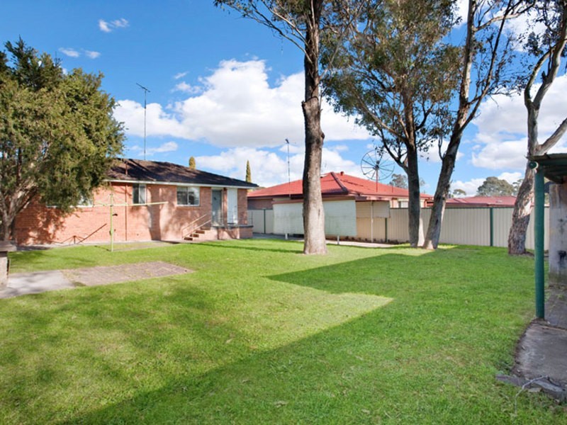 305 Quakers Road, Quakers Hill NSW 2763