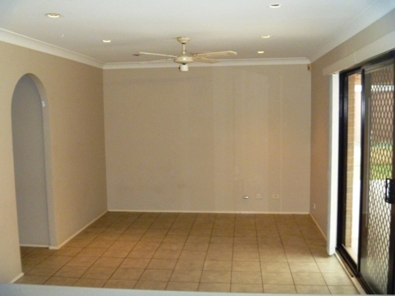 5 Flax Place, Quakers Hill NSW 2763