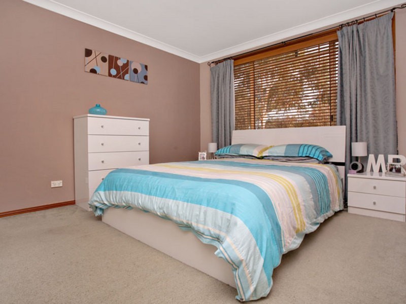 13b Kashmir Avenue, Quakers Hill NSW 2763