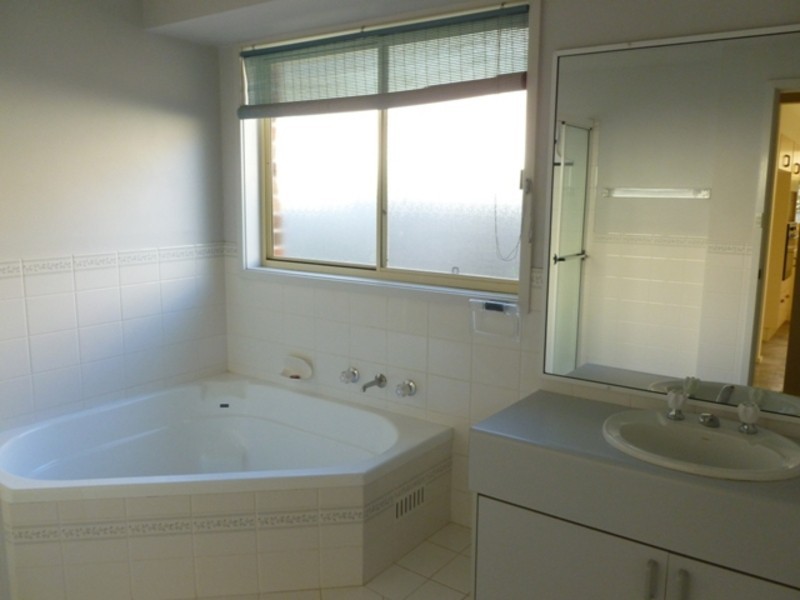 80 Pagoda Crescent, Quakers Hill NSW 2763