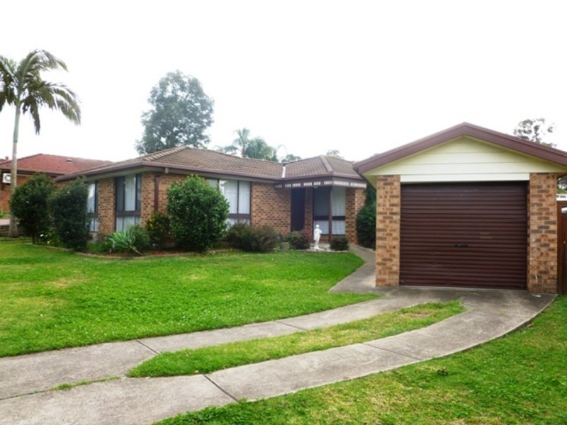 4 Newnham Street, Dean Park NSW 2761