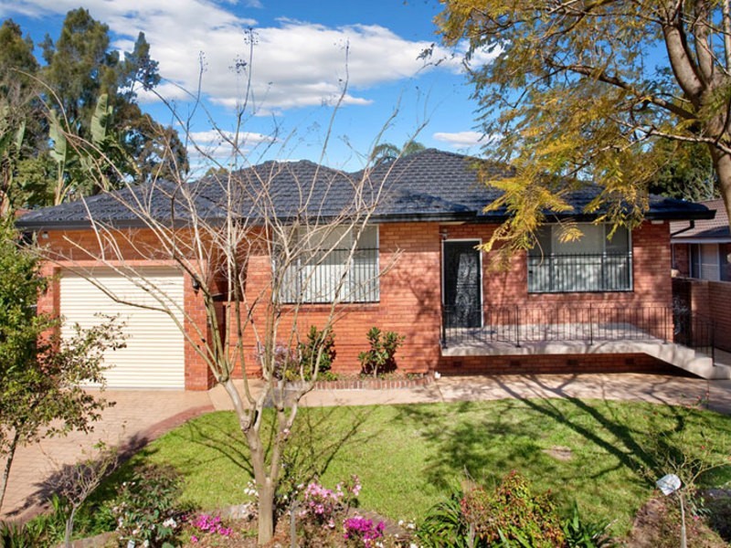 77 Tallagandra Drive, Quakers Hill NSW 2763