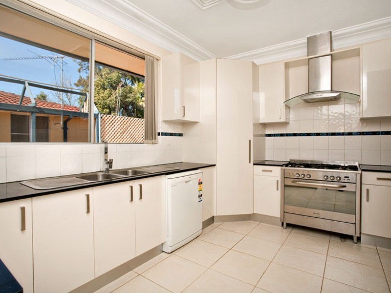 77 Tallagandra Drive, Quakers Hill NSW 2763