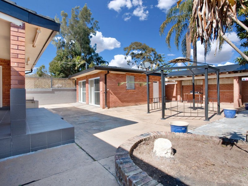 77 Tallagandra Drive, Quakers Hill NSW 2763