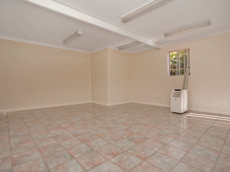 77 Tallagandra Drive, Quakers Hill NSW 2763