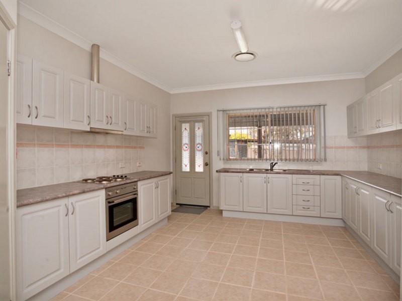 16 Pentland Street, Quakers Hill NSW 2763