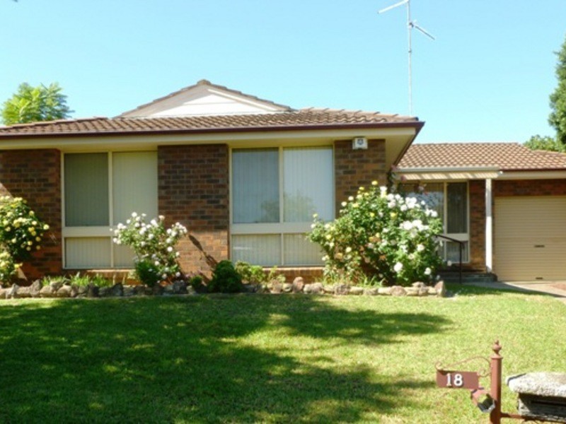 18 Carly Place, Quakers Hill NSW 2763