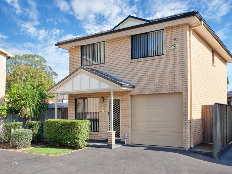7/18 Cumming Crescent, Quakers Hill NSW 2763