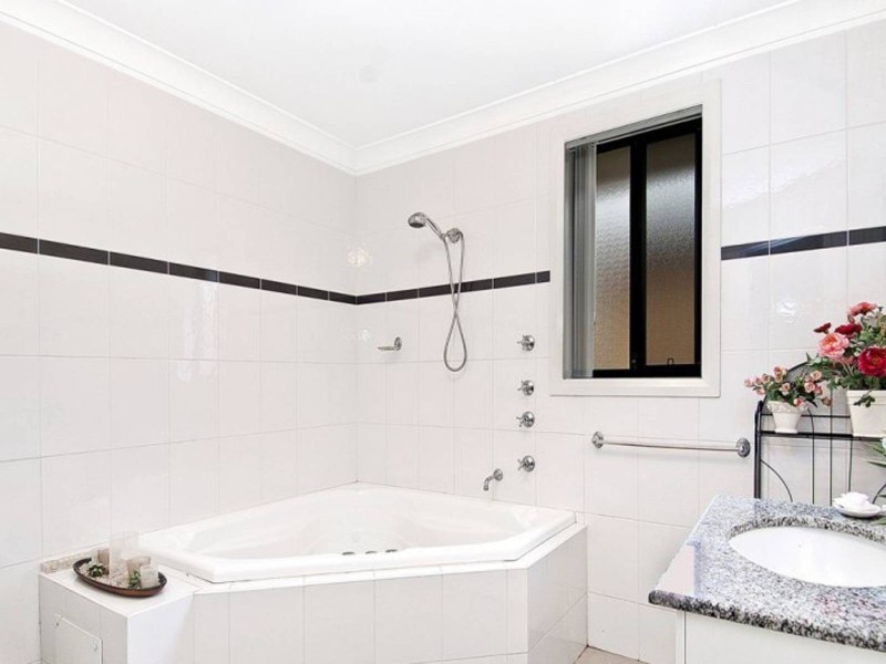 3/27B  Douglas Road, Quakers Hill NSW 2763