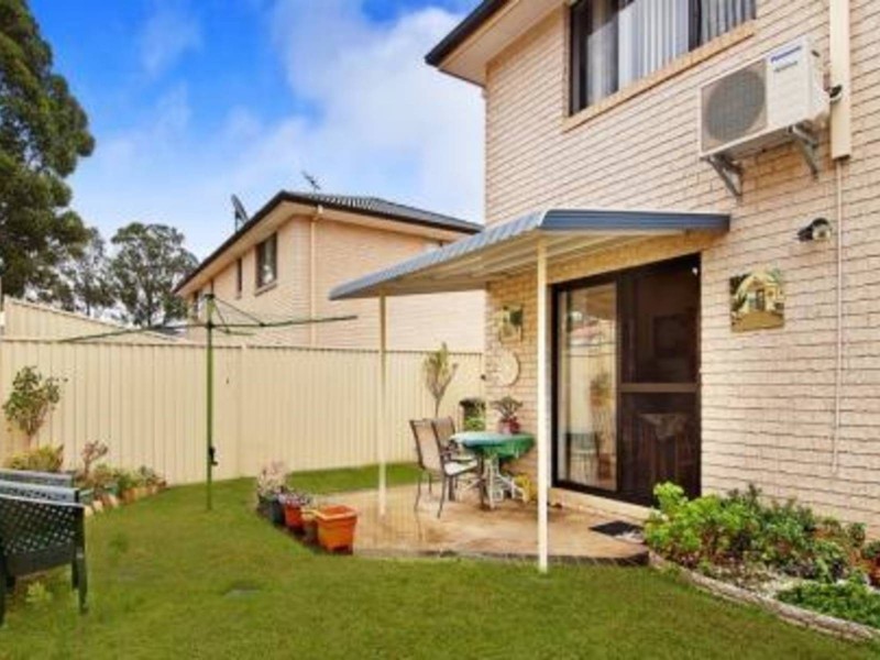 3/27B  Douglas Road, Quakers Hill NSW 2763