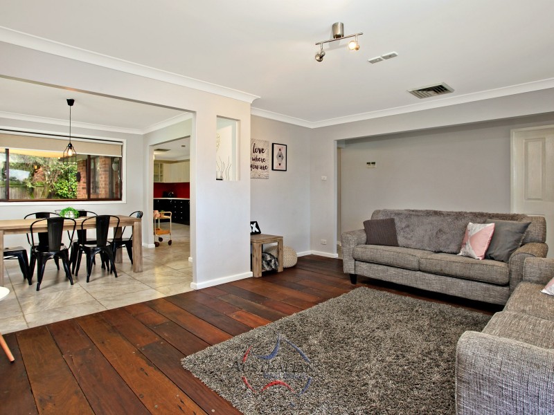 19 Hugh Place, Kings Langley NSW 2147