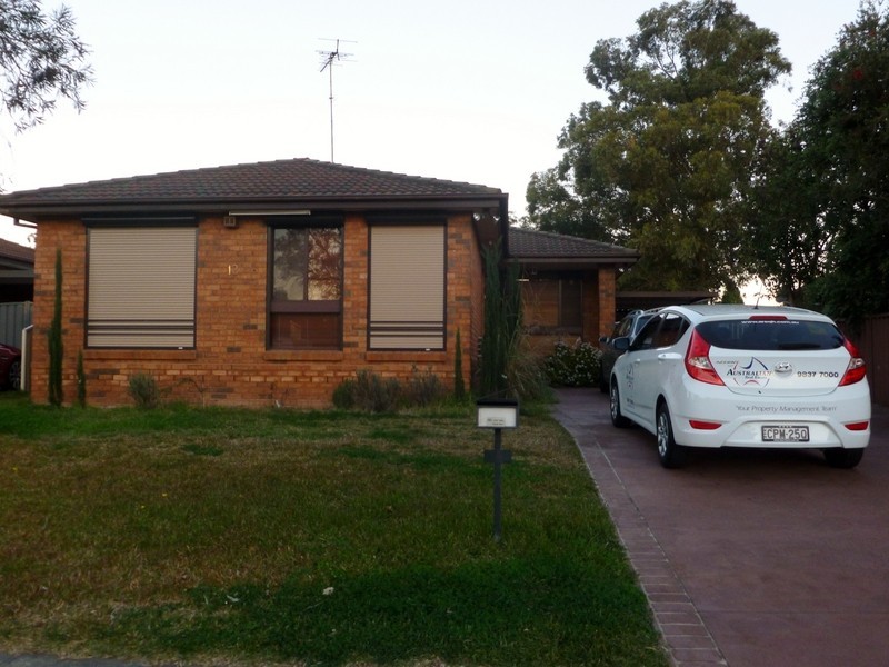 12 Cowper Circle, Quakers Hill NSW 2763