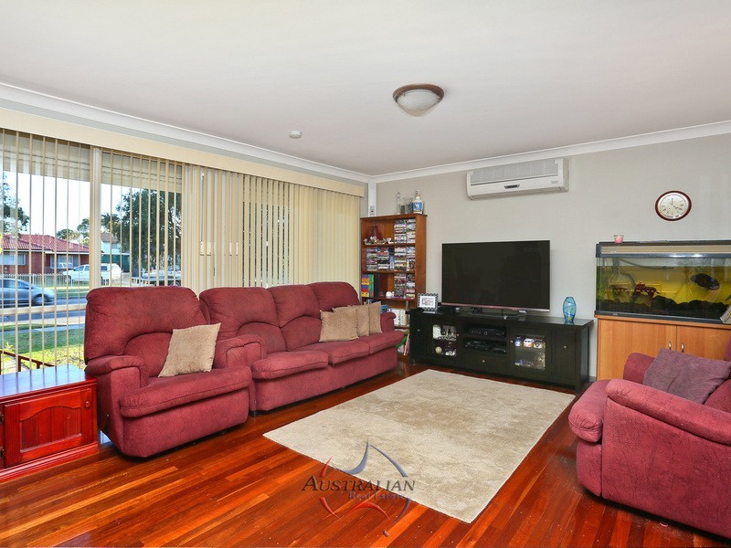 20 Tallagandra Drive, Quakers Hill NSW 2763