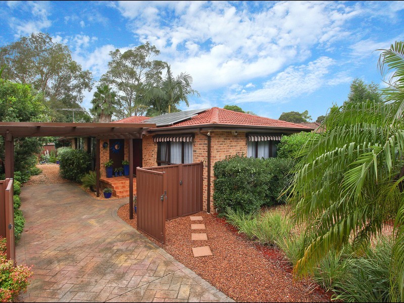 16 Tallagandra Drive, Quakers Hill NSW 2763