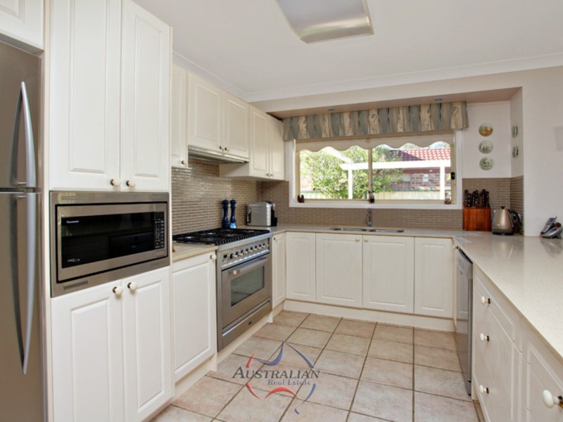 8 Butia Way, Stanhope Gardens NSW 2768