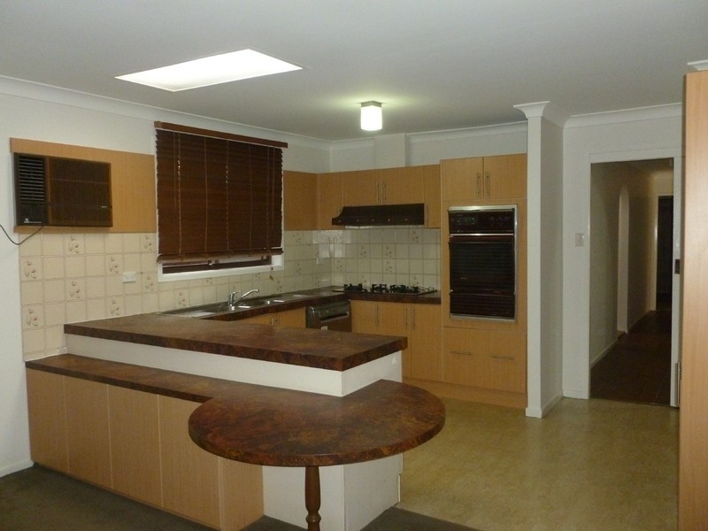 9 Dubbo Street, Quakers Hill NSW 2763