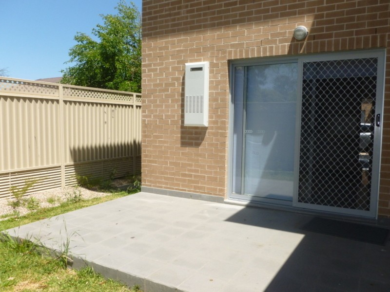 8/18 Ramona Street, Quakers Hill NSW 2763