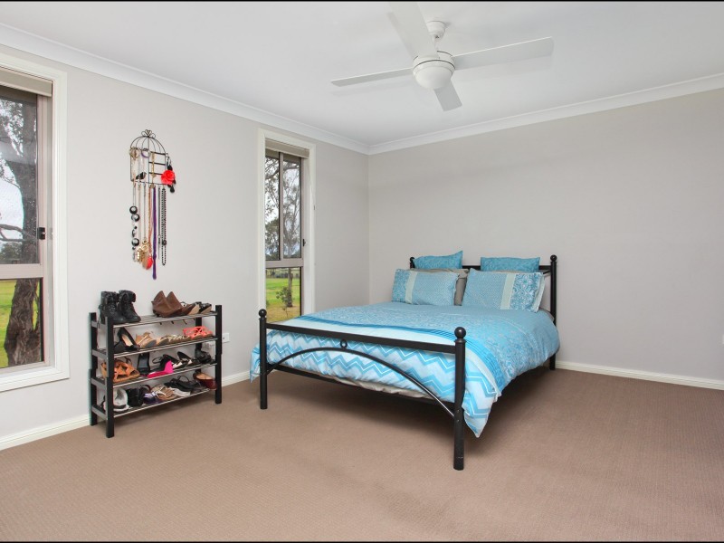 31 Summerfield Avenue, Quakers Hill NSW 2763