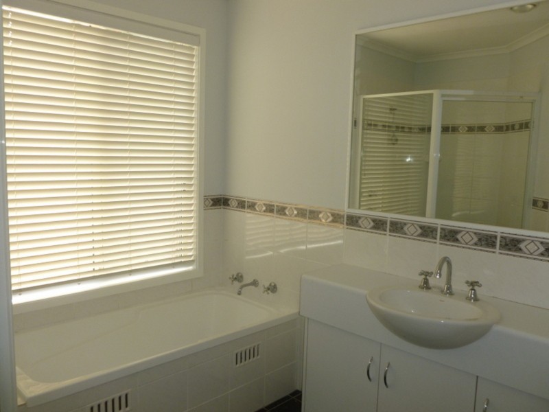 15 Whitehaven Avenue, Quakers Hill NSW 2763