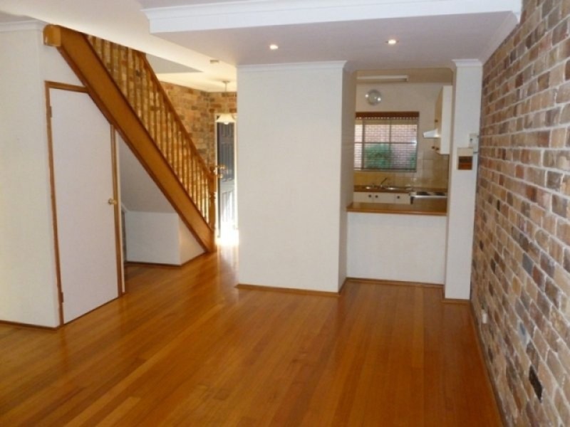 2/19 Torrance Crescent, Quakers Hill NSW 2763