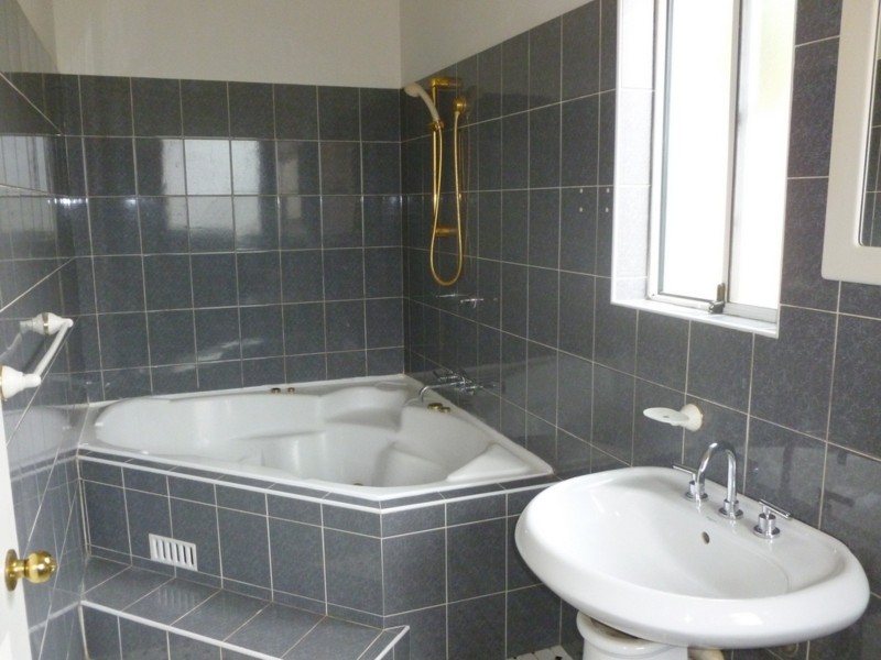 1 Kashmir Avenue, Quakers Hill NSW 2763