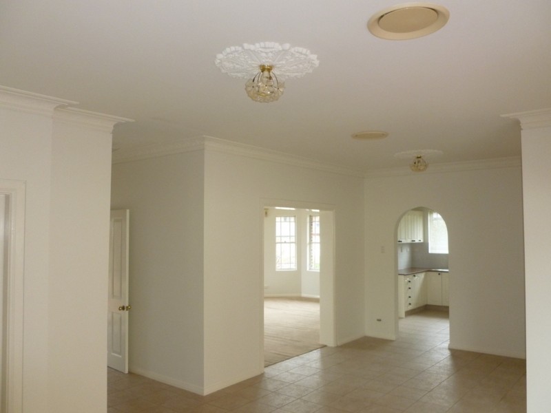 1 Kashmir Avenue, Quakers Hill NSW 2763